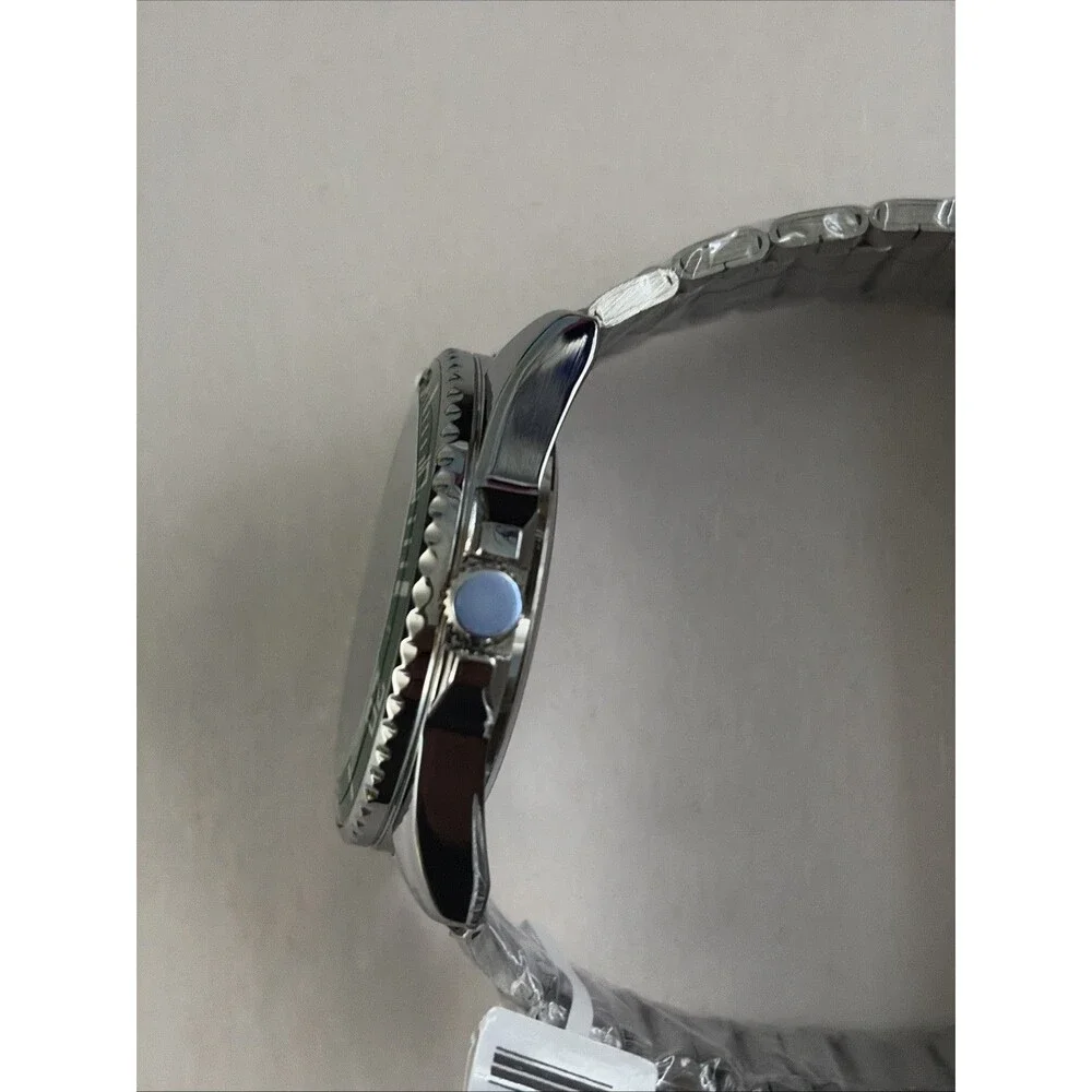Invicta diver men